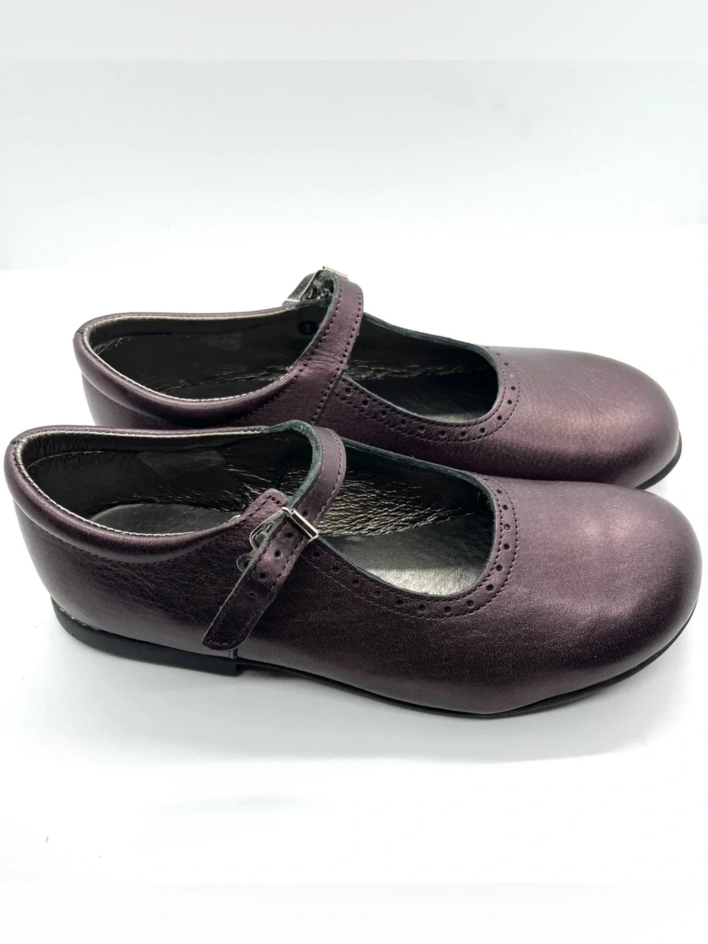 Girls plum leather Mary Jane w buckle EURO 33 USA 2